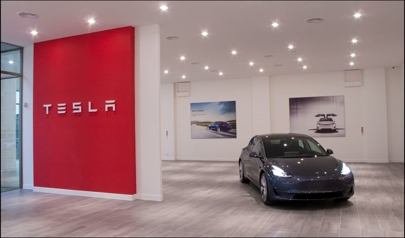 還能這樣搞？Tesla 似乎要把加熱座椅與雨刷變成新車付費解鎖功能 - 電腦王阿達