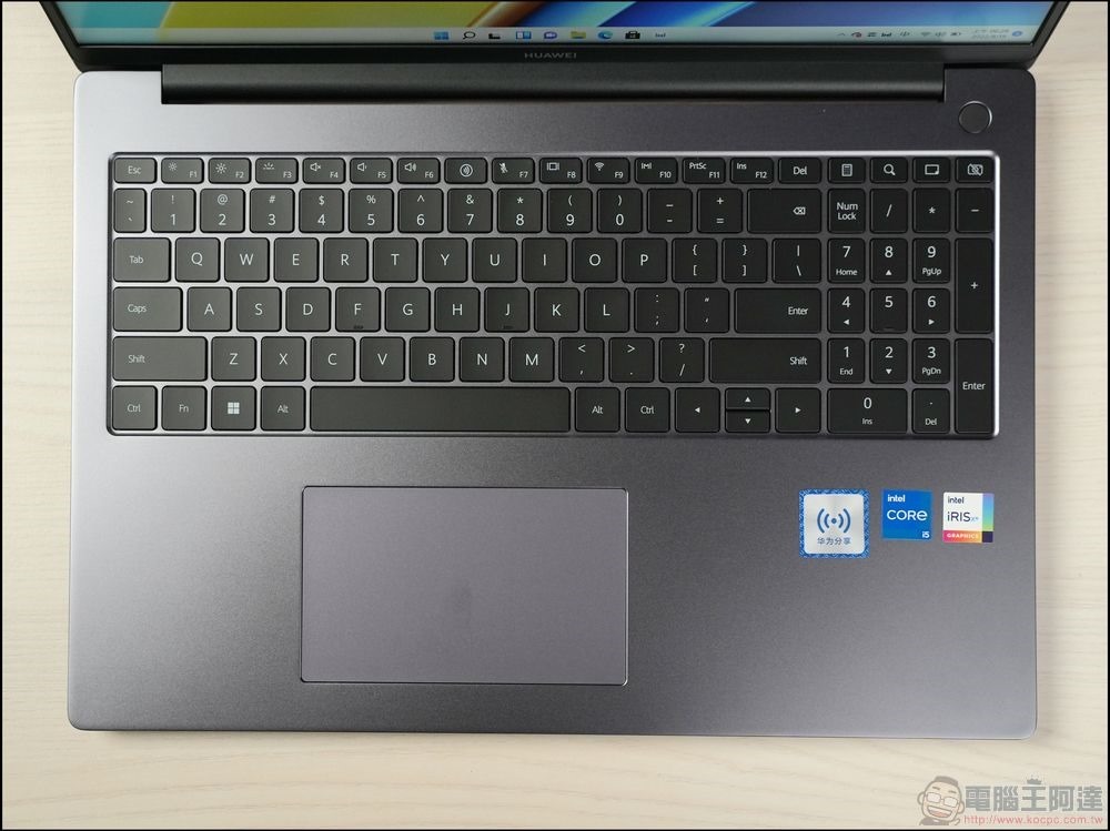 HUAWEI MateBook D16 開箱 - 18